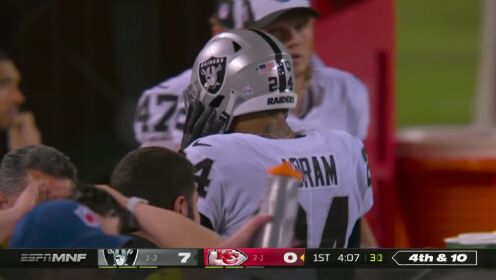 NFL赛事_22/23赛季NFL常规赛第五周：突袭者29-30酋长_酋长三挡转换被强硬阻挡莱特41码任意球偏出吉祥物撞球门表示遗憾_高清 ...