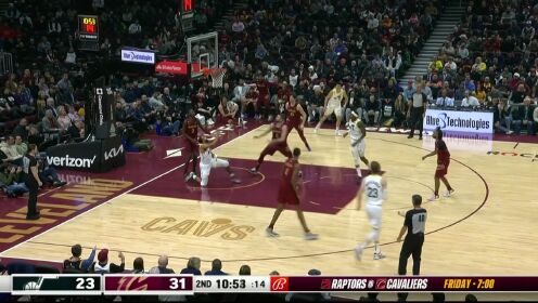 《NBA骑士》化腐朽为神奇！塔克跪地劈叉打进神仙球