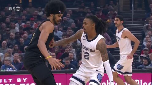 《NBA骑士》莫兰特大鹏展翅潇洒上篮 米切尔防守端钉板大帽贝恩