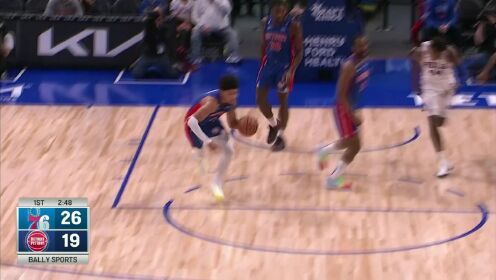 《NBA全场集锦》这进攻太一气呵成了 博格丹诺维奇反击中巧妙躲开防守完成上篮
