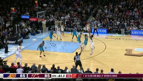 《NBA骑士》米球王名不虚传！米切尔窒息三分+关键助攻锁定胜局