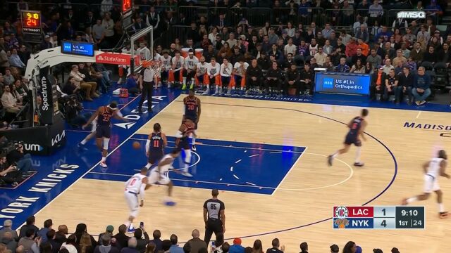 哈登穿针引线助攻祖巴茨 徐静雨：哈登现在让快船变身了