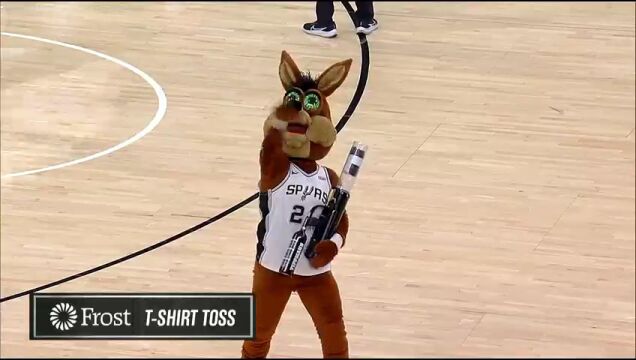 独行侠vs马刺第4节英文原声回放