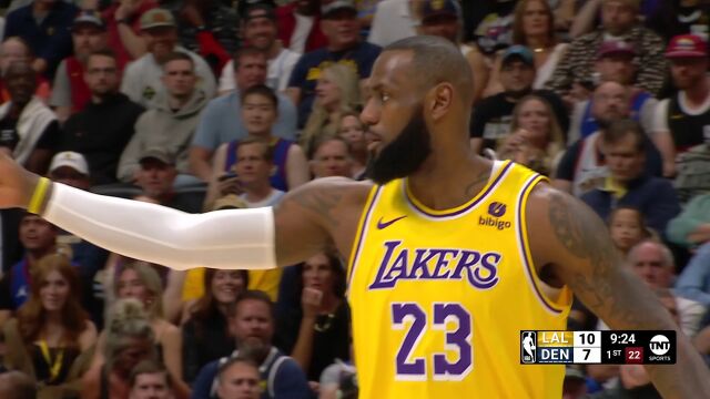 浓眉篮下一手遮天封盖约基奇 詹姆斯反击快攻一条龙