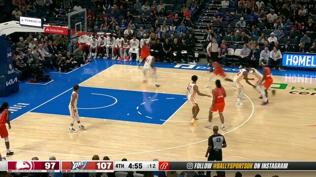 底角漏人愣是没人管 多尔特底线杀入起飞暴扣