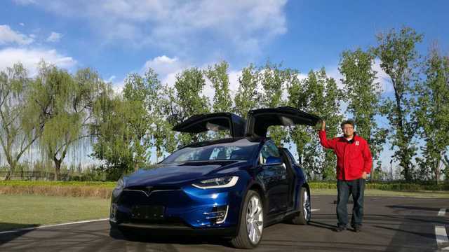 车比得 此地无垠抢先实车解读特斯拉model x