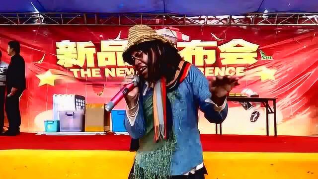 乞丐歌手韦文学现场连串三首很好听