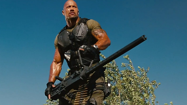 世界一流的特种部队,当巨石强森端起加特林的时候,瞬间心潮澎湃_电影