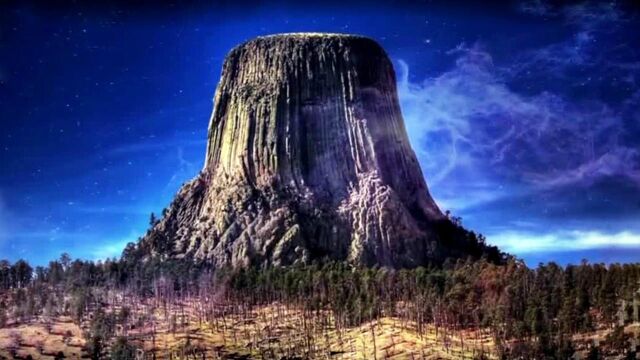美国魔鬼塔如今只剩树桩相传远古为通天大树通往另一世界