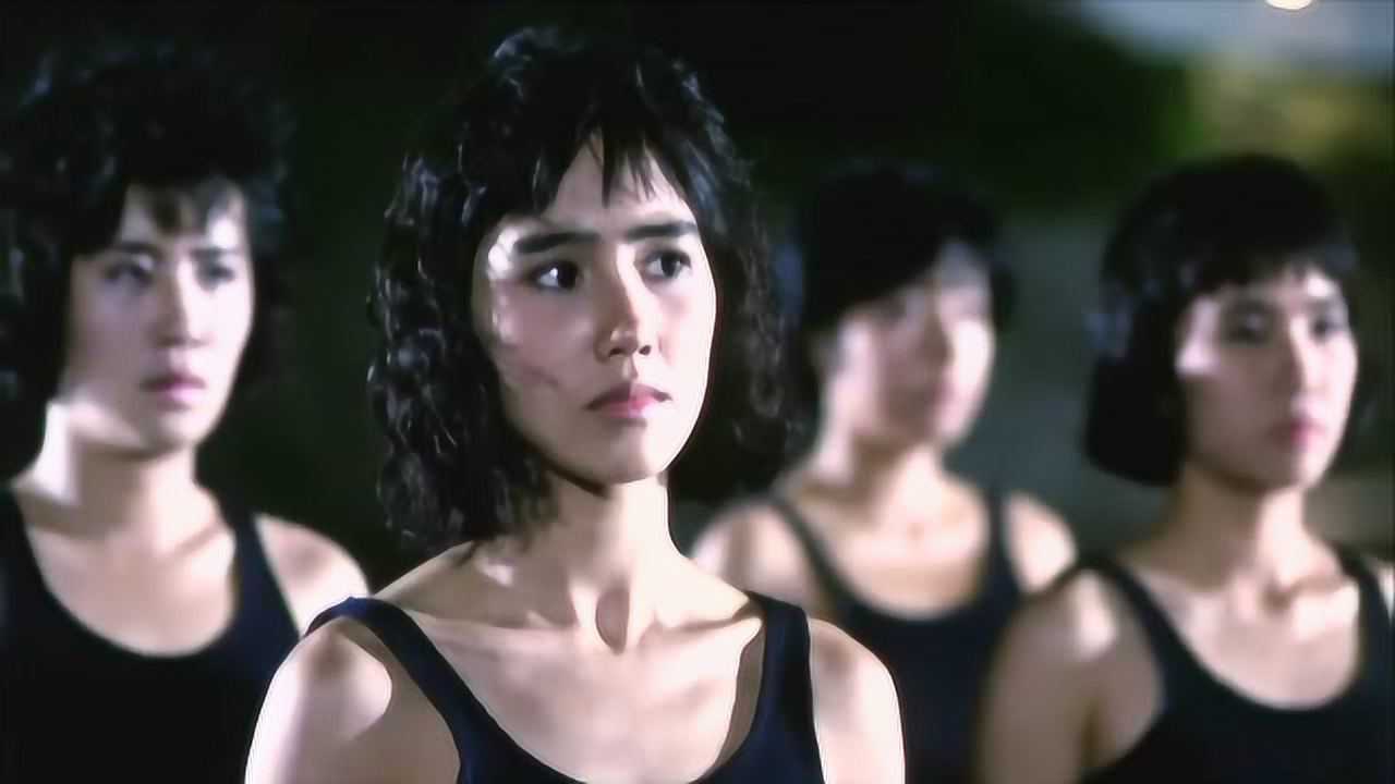 经典电影霸王花,吴君如,陈德容都是女神啊