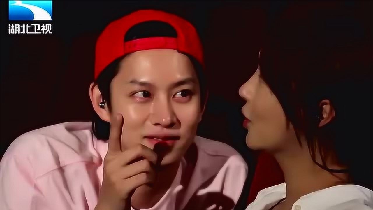 李菲儿流泪深情告白金希澈情到深处kiss李菲儿