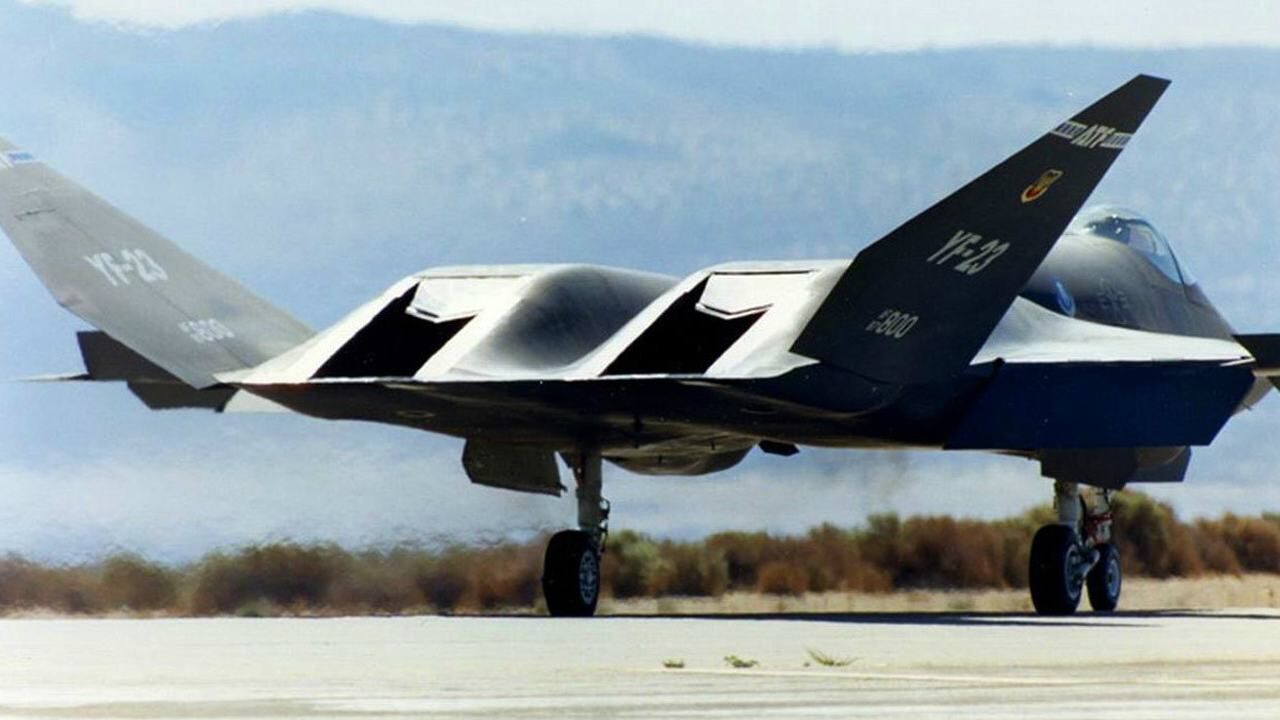 美军超前的yf-23战斗机,却因矢量喷嘴技术败给了f22战斗机