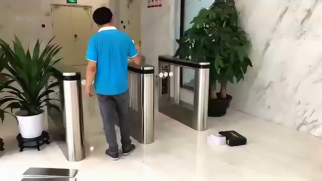 郑州写字楼门禁通道闸机安装-河南大邦安防