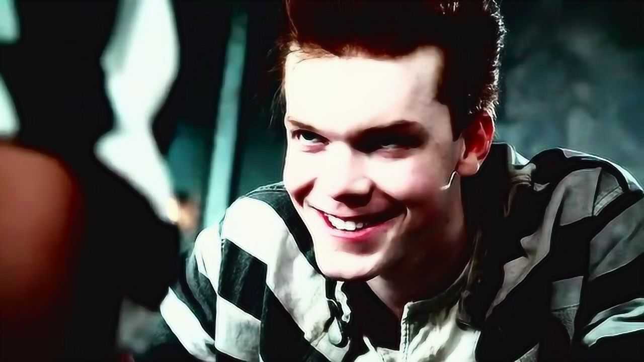 哥谭市杰罗姆剪辑继承了希斯莱杰的演技