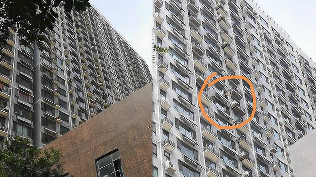 邯郸一小区空调外机老化,经过太阳暴晒后爆炸起火