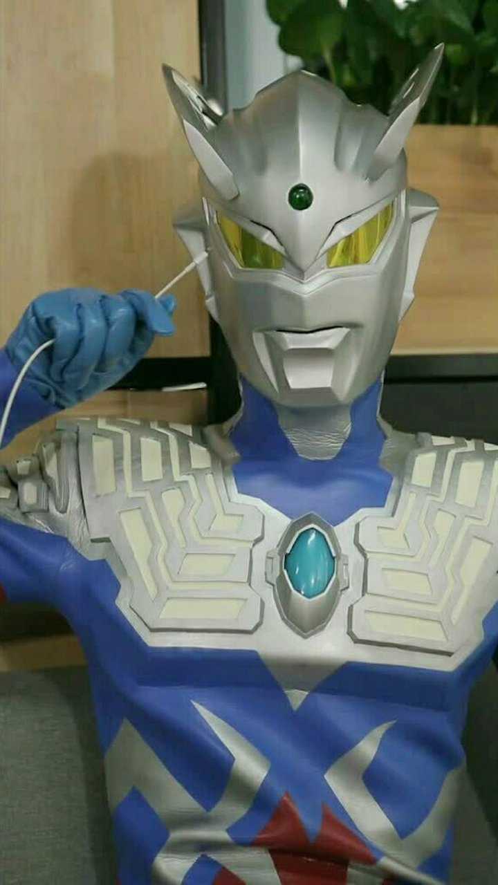 奥特曼没电了怎么办?原来这样就可以!