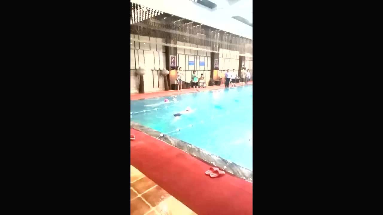 东平这个游泳馆