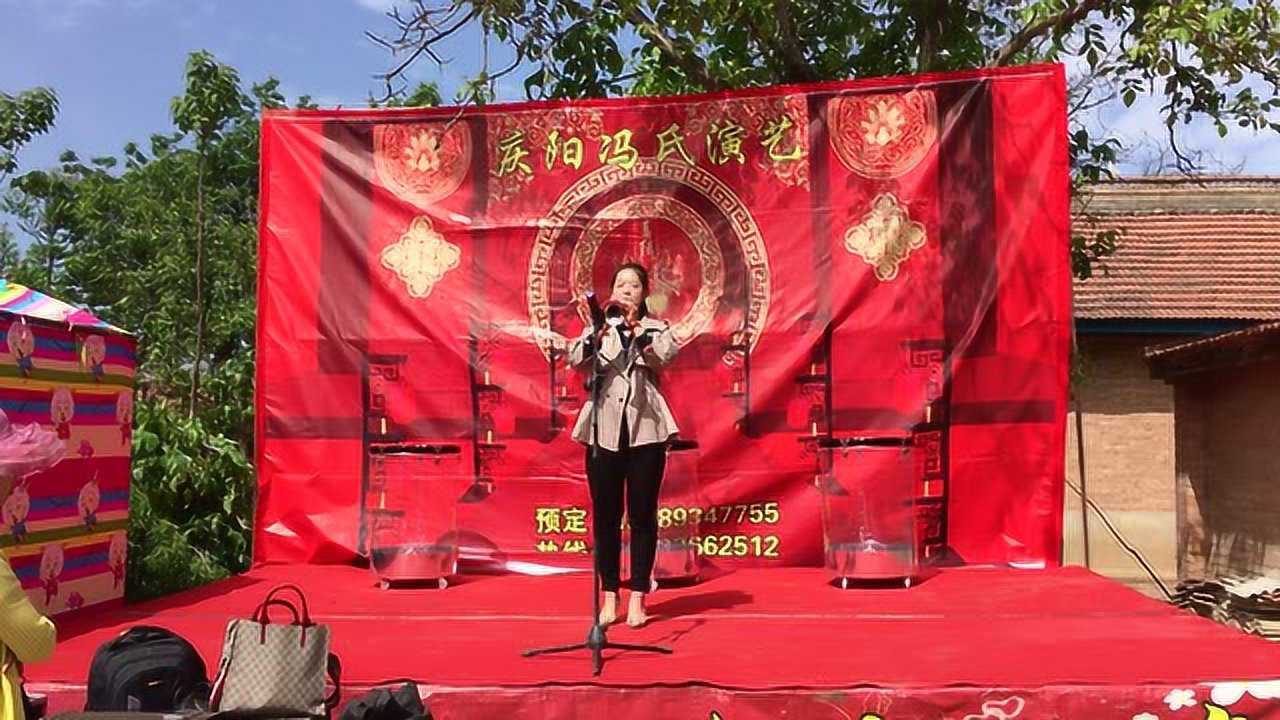 实拍宁县美女吹唢呐!浓浓乡音 好听极了!