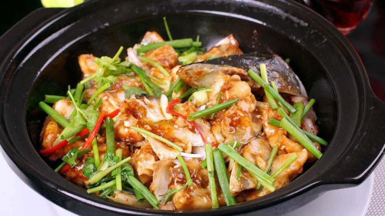 砂锅鱼头煲怎么做最好吃老刘偷偷告诉你秘诀原来这么简单