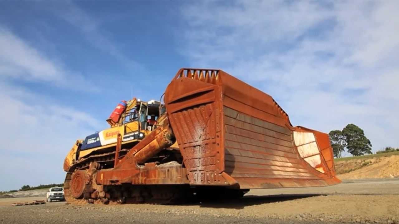 全球最强最大推土机,1167马力,一次能推土153吨!