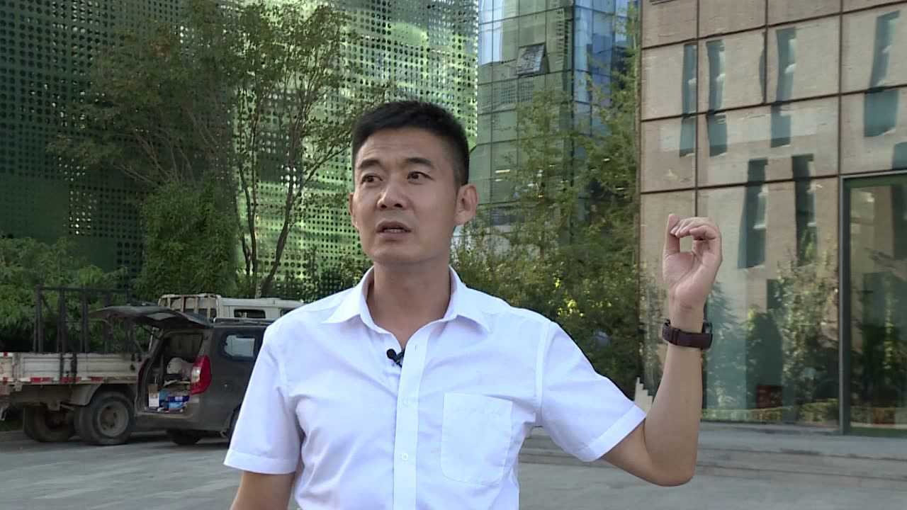 李玮 环保路上的"奔跑者"2018年10月26日173次播放罗克佳华亮相第八届