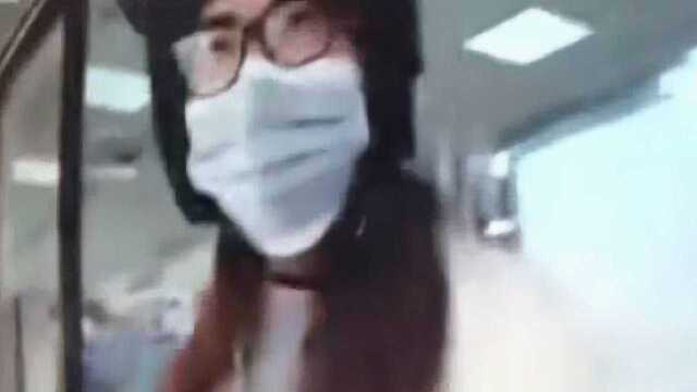 女子吃霸王餐被抓:我已用虚拟货币结过帐