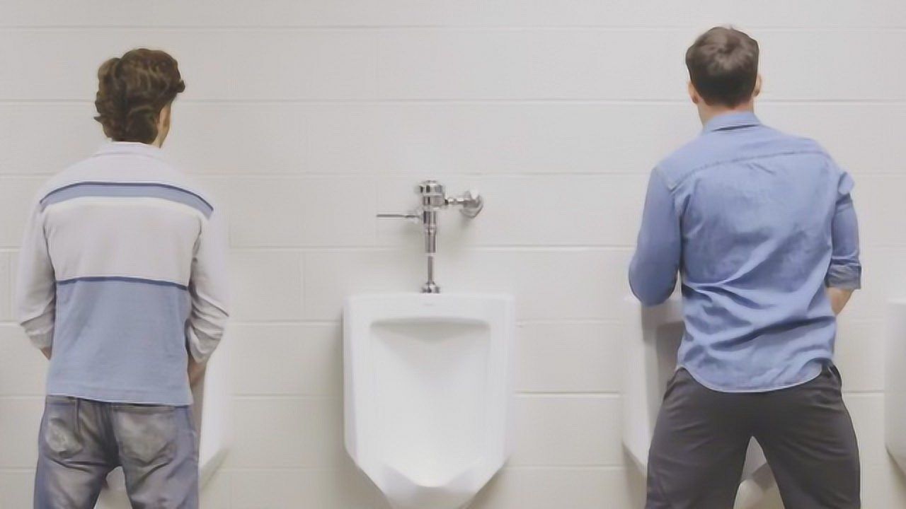 男生尿尿完为什么要抖一下?原因很尴尬
