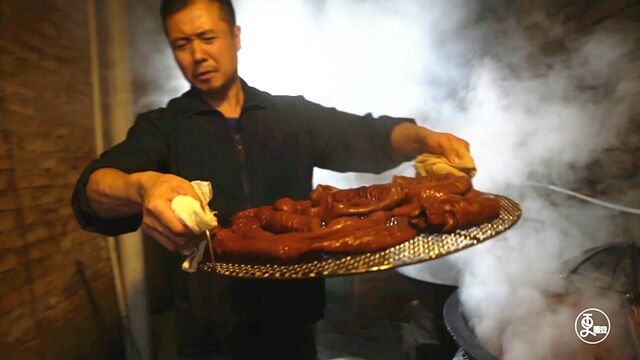 陕西火爆29年的梆梆肉,每天定量按点售卖,一条街无人敢和他竞争