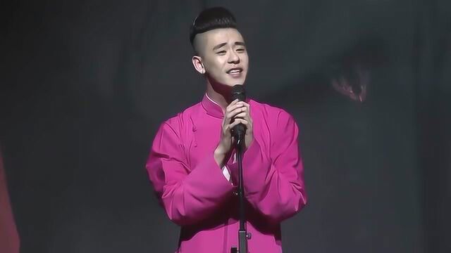 张云鹏舞台上演唱一曲《心云》,小辫儿清脆的嗓音唱的让人沉醉