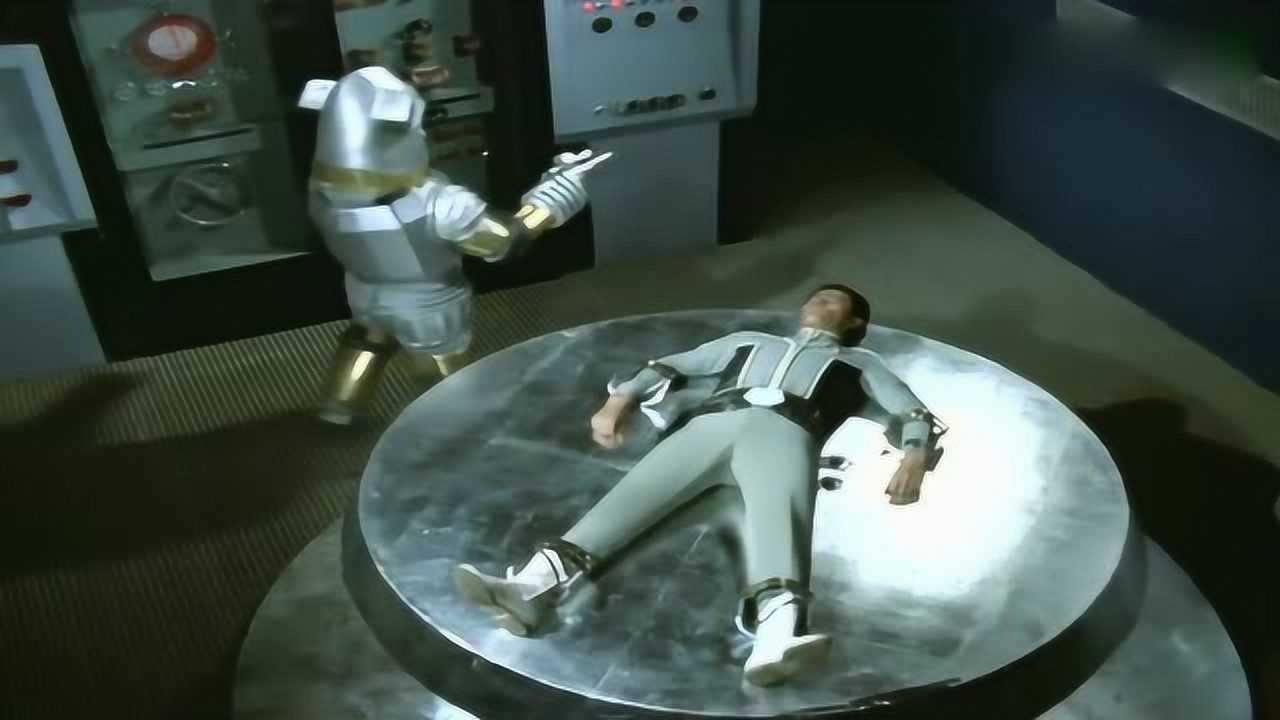 赛文奥特曼精彩合集奥特曼赛文手脚被绑住了戴上眼睛后怪兽一枪就被