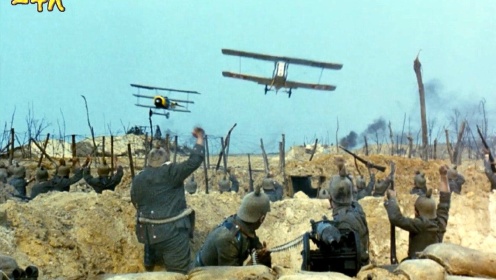 法国电影《王中王》这飞机像纸糊的一样，发动机灭火秒变滑翔机