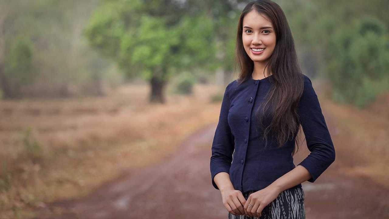 云南那么多的缅甸美女,她们都做什么工作?说出来你可能不信!