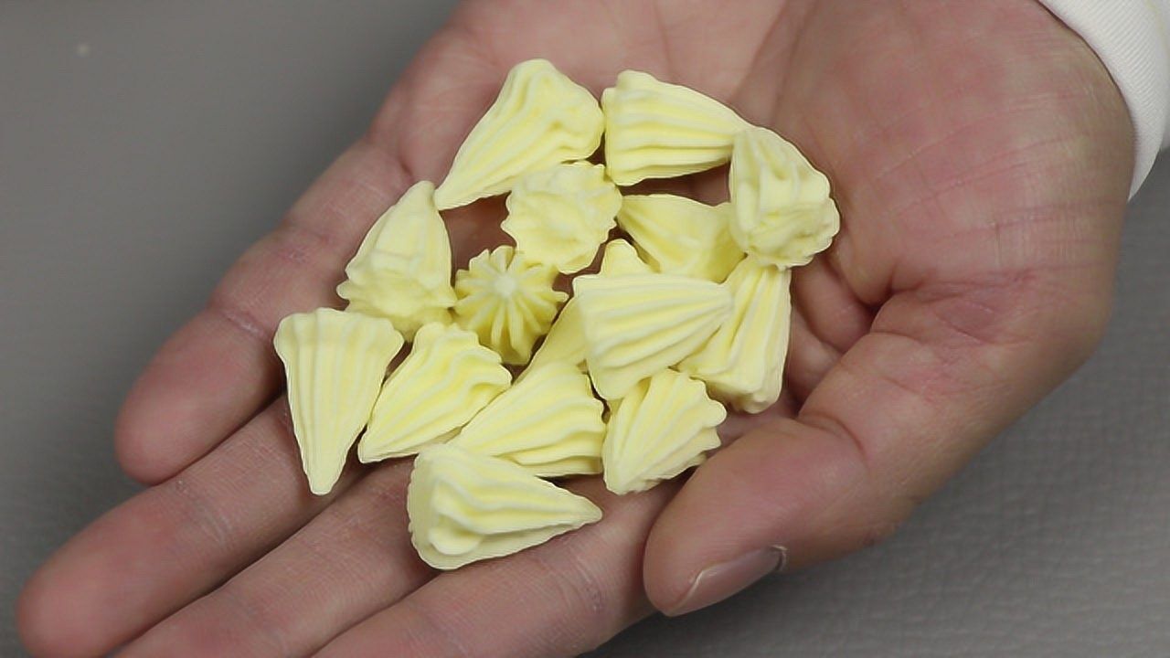 试吃童年的打虫药宝塔糖小时候特别喜欢吃一口一个