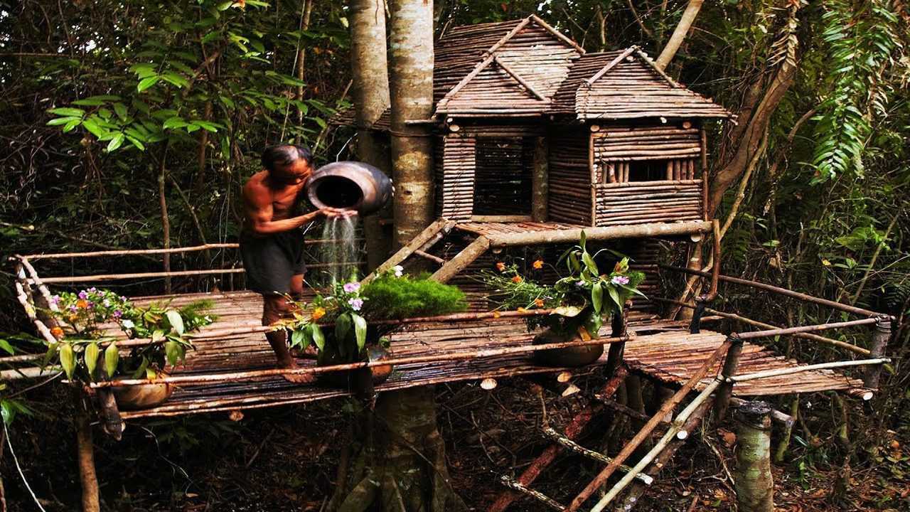 原始技术,独自一人丛林搭建树屋,这是准备隐居于此了吗?