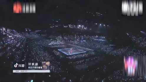 GEM邓紫棋在《2019江苏卫视跨年演唱会》唱《光年之外》