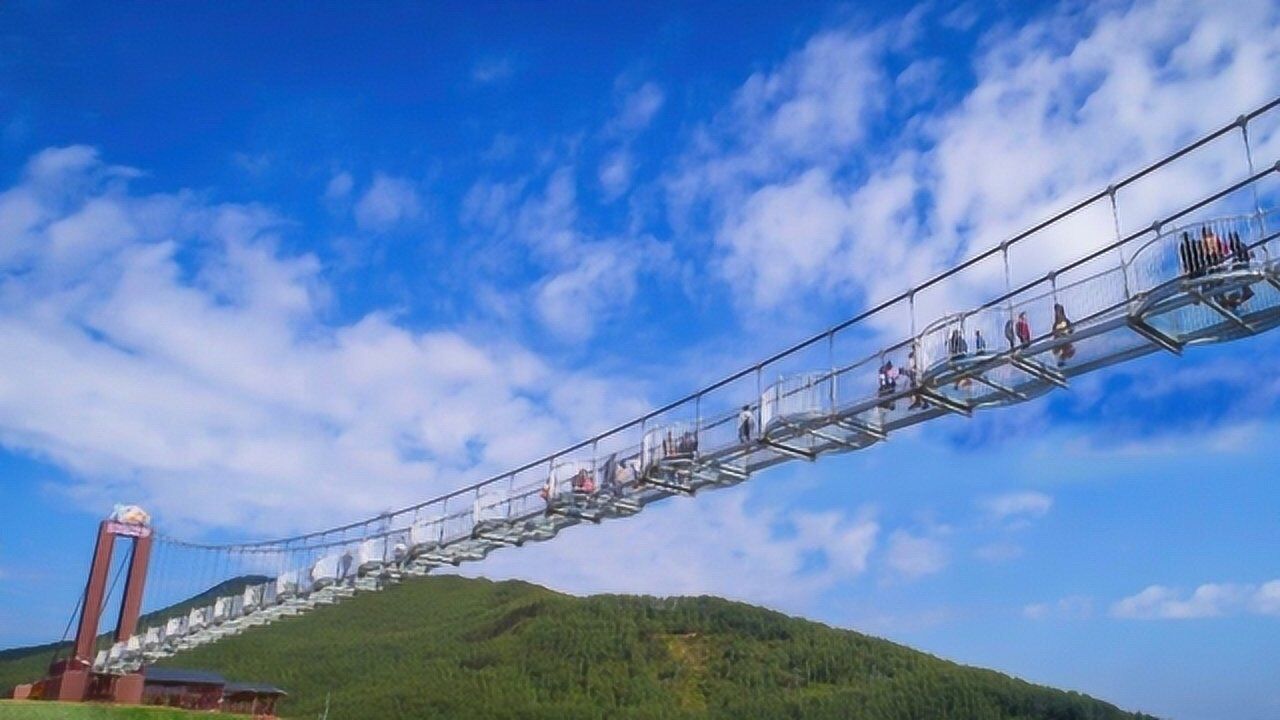 青岚地质公园玻璃桥