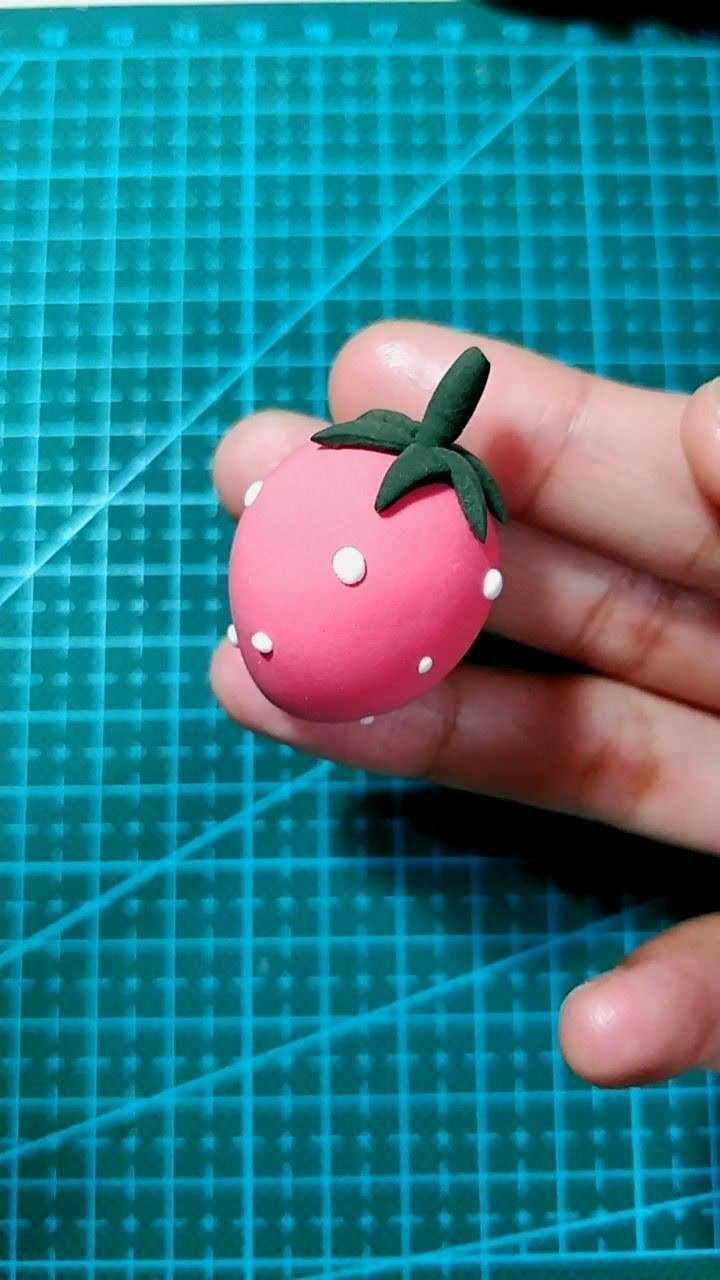 超轻粘土手工,超简单的小草莓教程