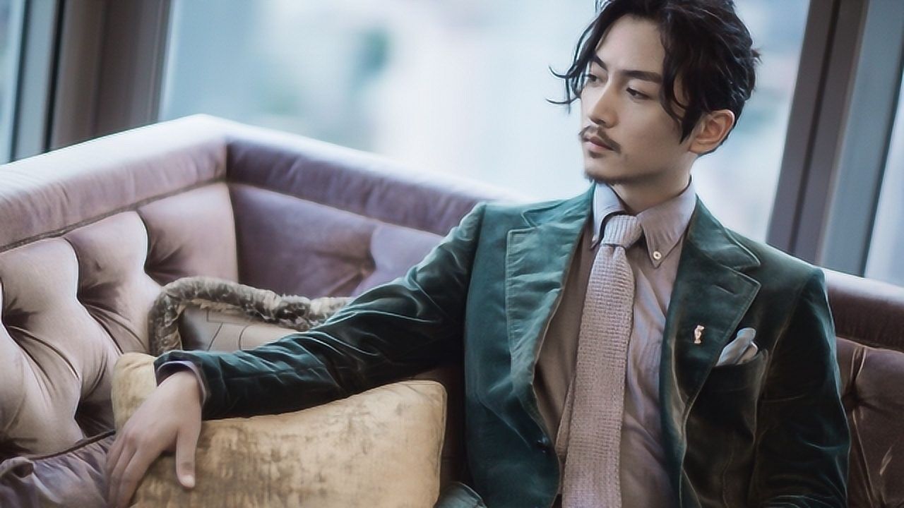 陈晓一夜沧桑,长发长胡子尽显老男人气概,却把妻儿宠的像块宝