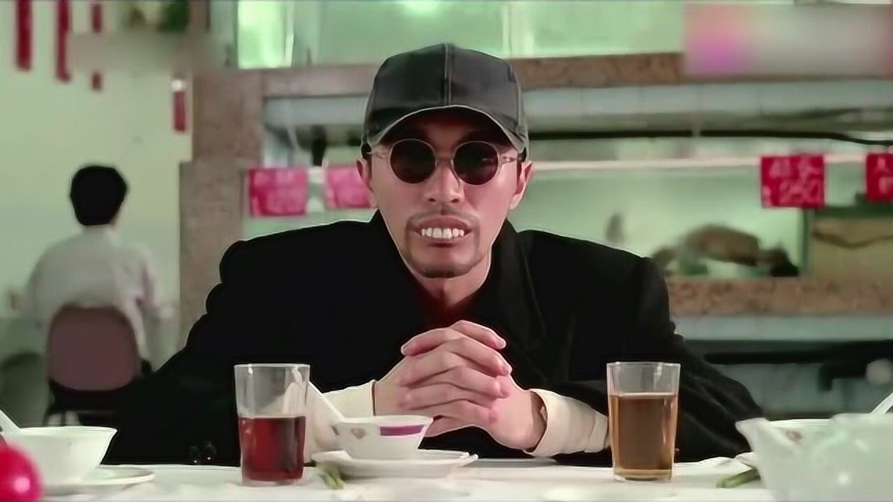 周星驰抓鬼教程:抓鬼用保鲜膜,打鬼用巧克力,一本正经胡说八道