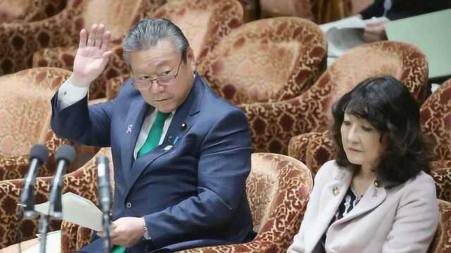 又出糗!日本奥运大臣国会会议迟到,在野党集体退席抗议