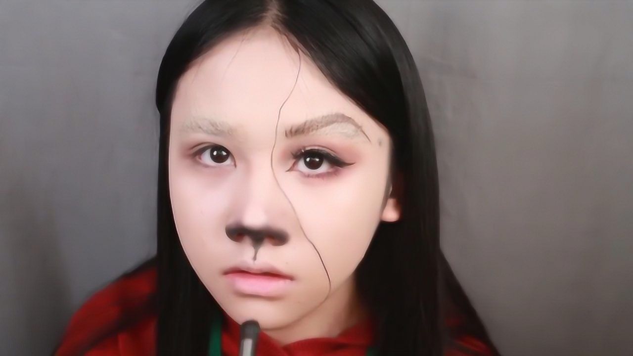 披着小红帽的大灰狼妆容,小姐姐化上创意妆,你喜欢吗?