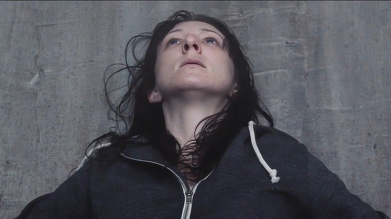 年度获奖恐怖片《曲面》,竟是一部沙雕神剧:笑到肚子痛!