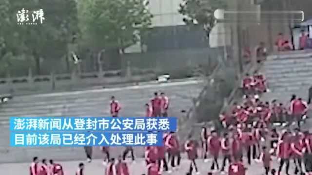 7岁女童进少林武校2天后死亡 监控拍到其被人推打