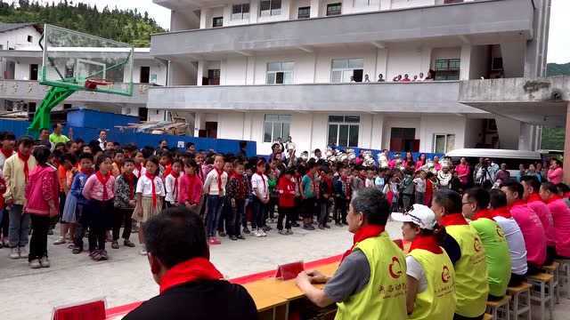 贵州万邦物联与黔东南州青鸟助学会柳富小学公益活动纪实