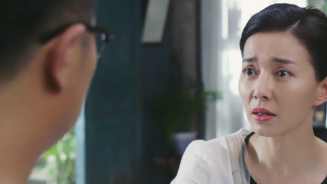 幸福照相馆刘翠兰给苏万梁打扫卫生苏万梁说海生瞎机灵
