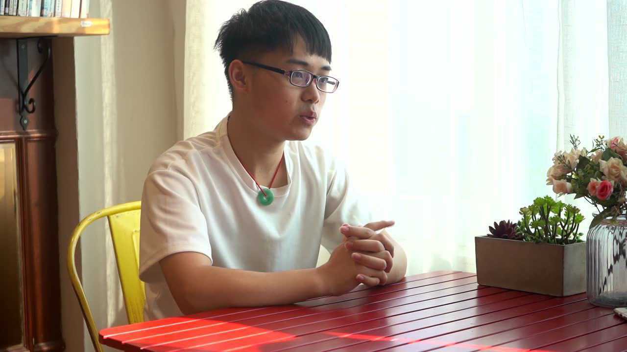 演员杨益《新闻访谈》