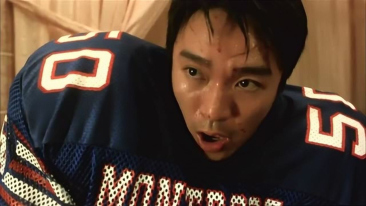 百变星君周星驰砍断手让吴孟达顺利逃走自己被炸粉身碎骨