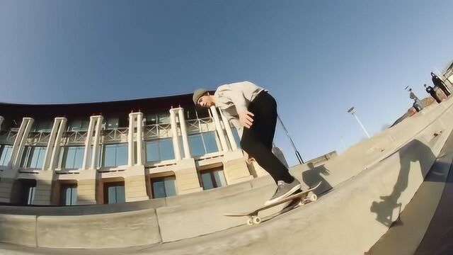 Mike Arnold's 'Alfresco' Part