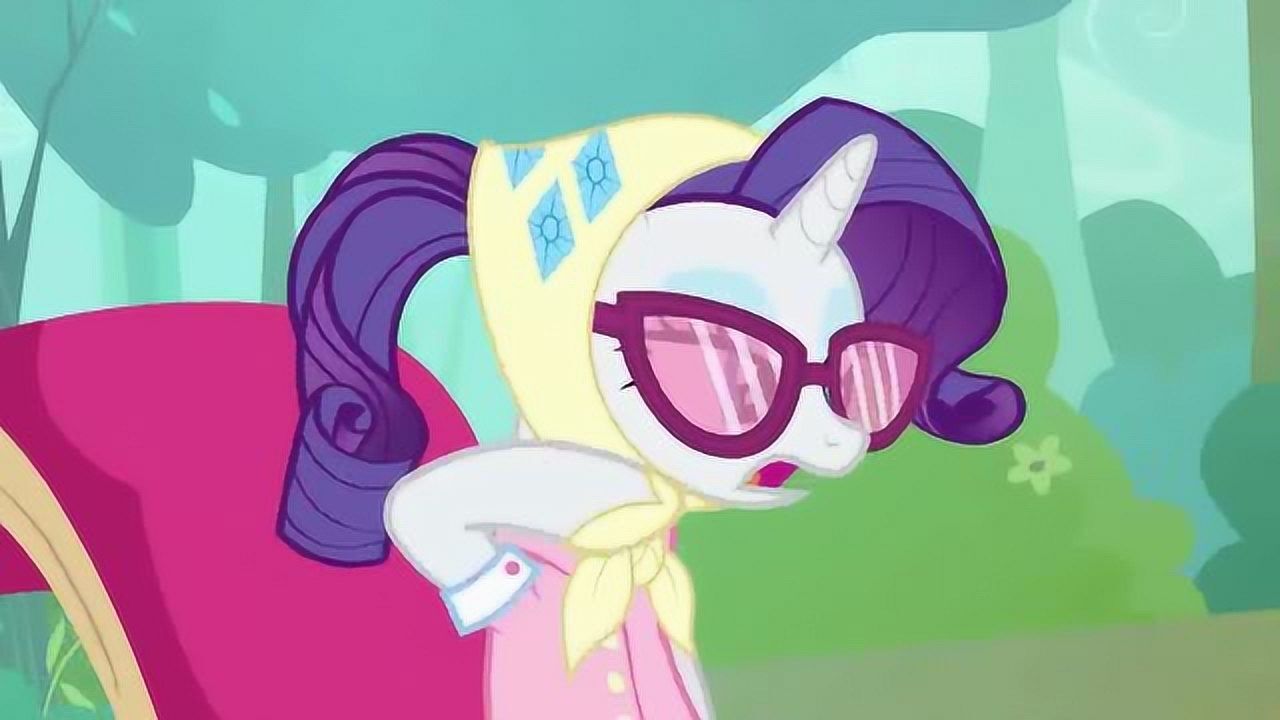 醒目露露做噩梦了,她一夜没能睡着,眼睛都红透了