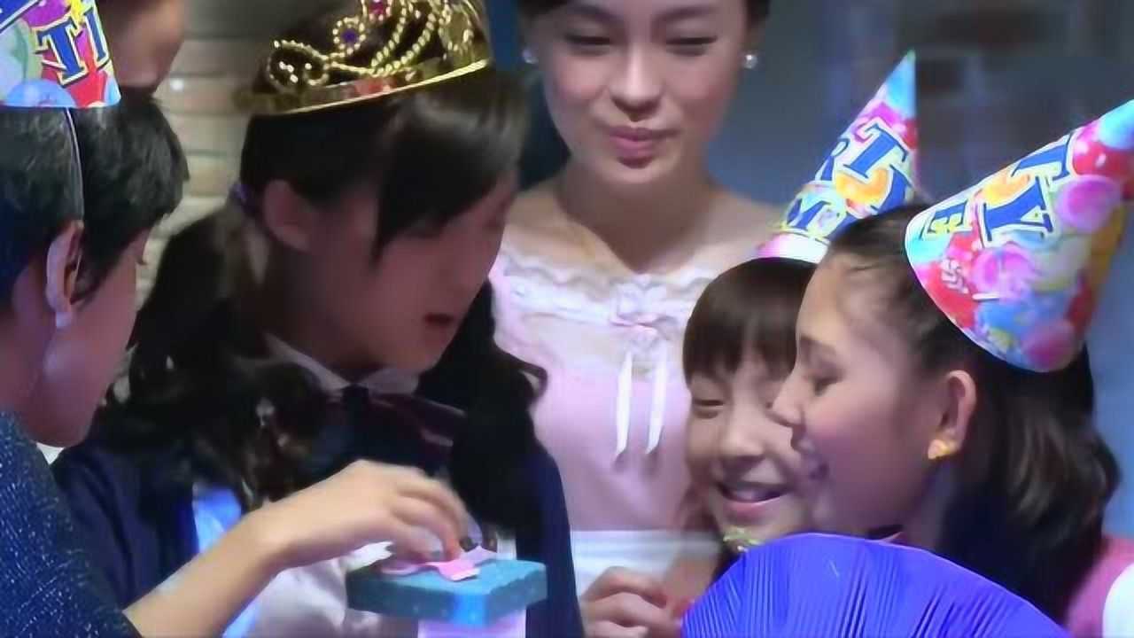 真真和小善送给了玫瑰礼物,到底是什么呢?别说还真挺好看!_高清1080P在线观看平台_腾讯视频